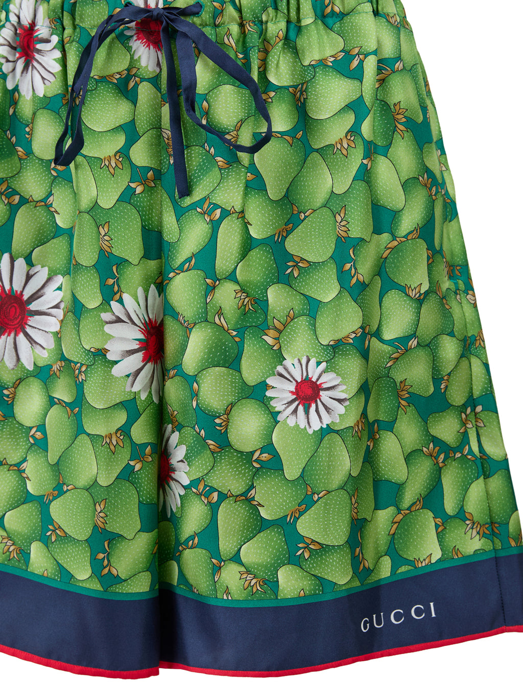 Shorts en soie verte à imprimé floral Gucci, design élégant et léger, parfait pour un style chic et confortable.