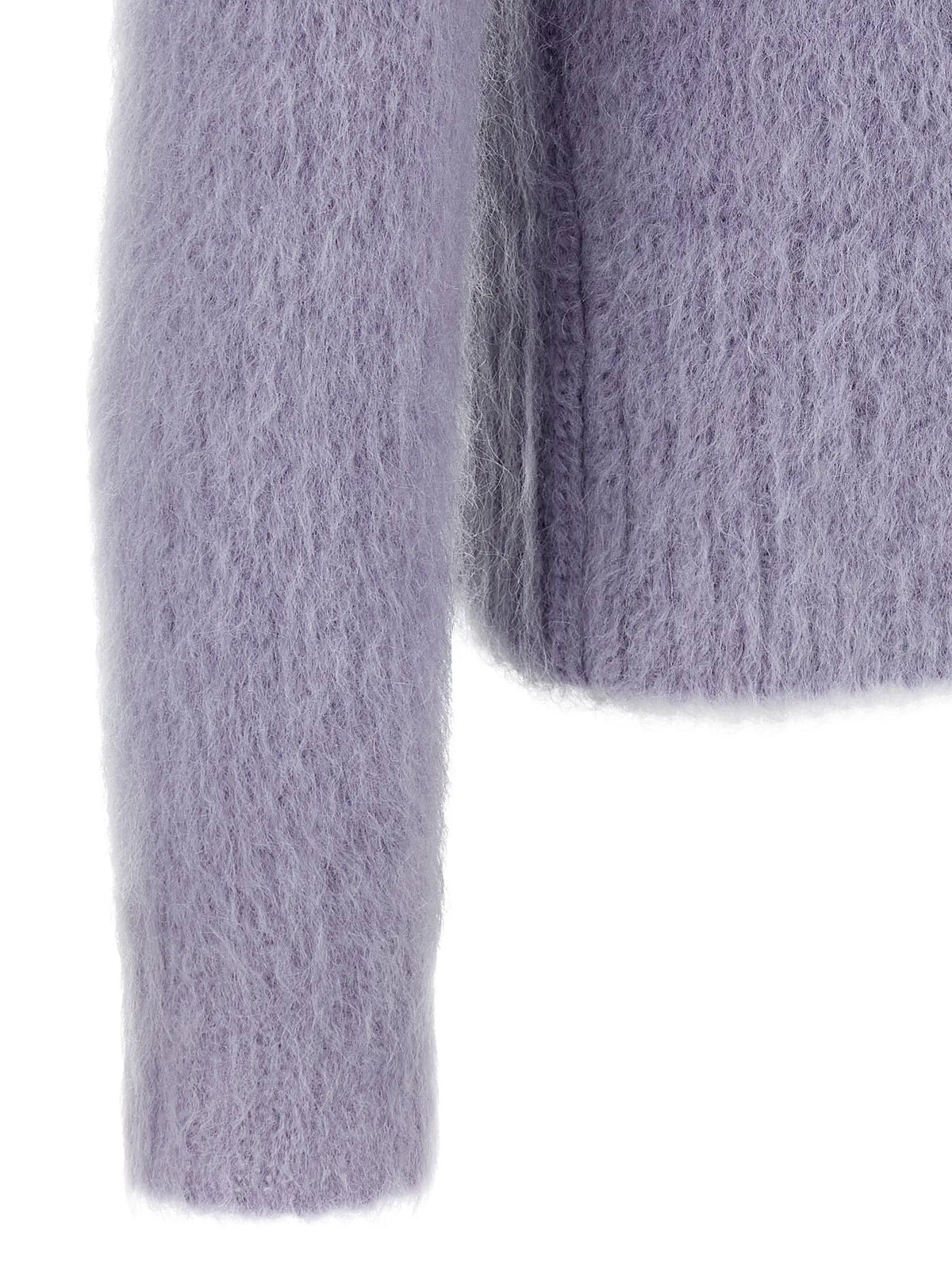 Manche de cardigan gucci en laine violette douce avec poignets côtelés texturés en tricot pelucheux