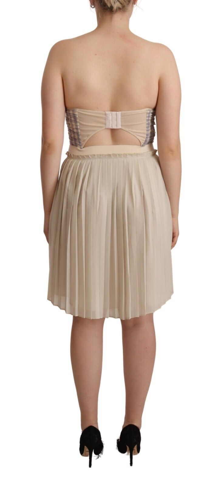 Robe bustier beige à carreaux plissés en ligne A sans bretelles de la marque Guess, visible avec un design élégant et tendance.