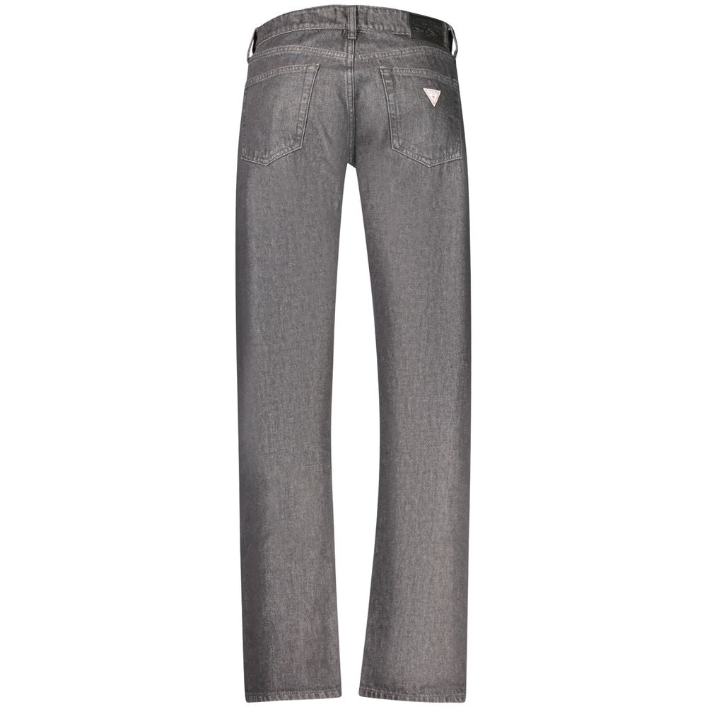 Jeans homme noirs Guess Jeans en coton, coupe classique et détail sobre, visible dans l’image.