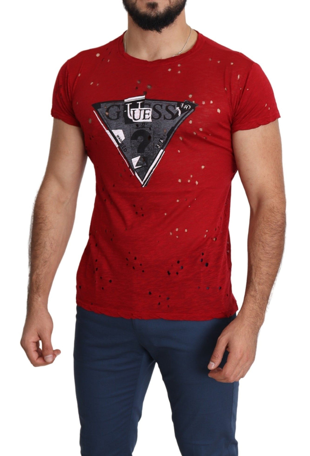 T-shirt casual pour homme Guess en coton rouge avec logo imprimé et détails perforés, style décontracté et tendance.