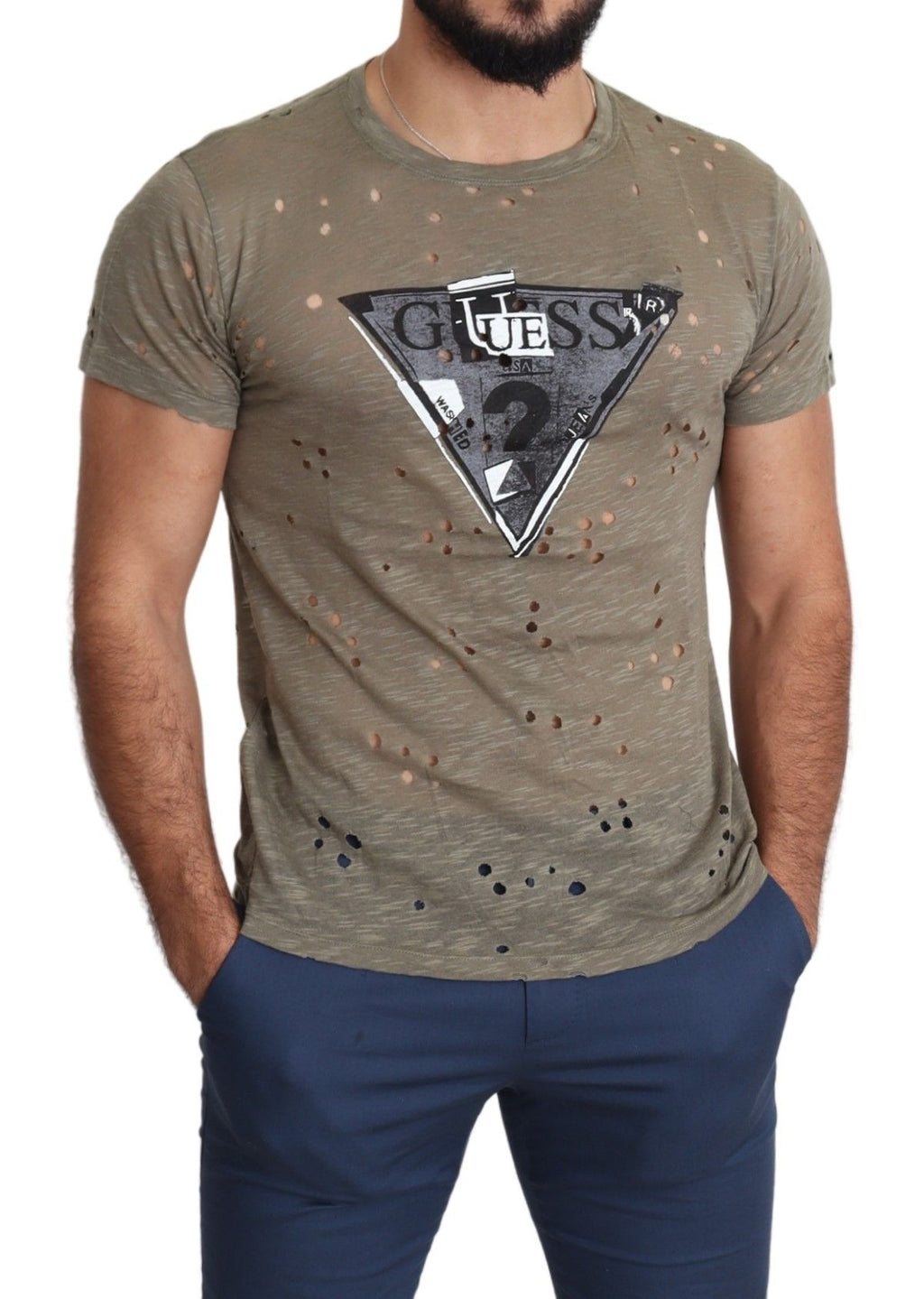 T-shirt casual pour homme Guess en coton stretch marron avec logo imprimé et perforations, style décontracté et moderne.