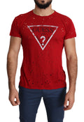 T-shirt rouge en coton distressed avec logo triangulaire blanc guess et texte question mark usa pour homme casual