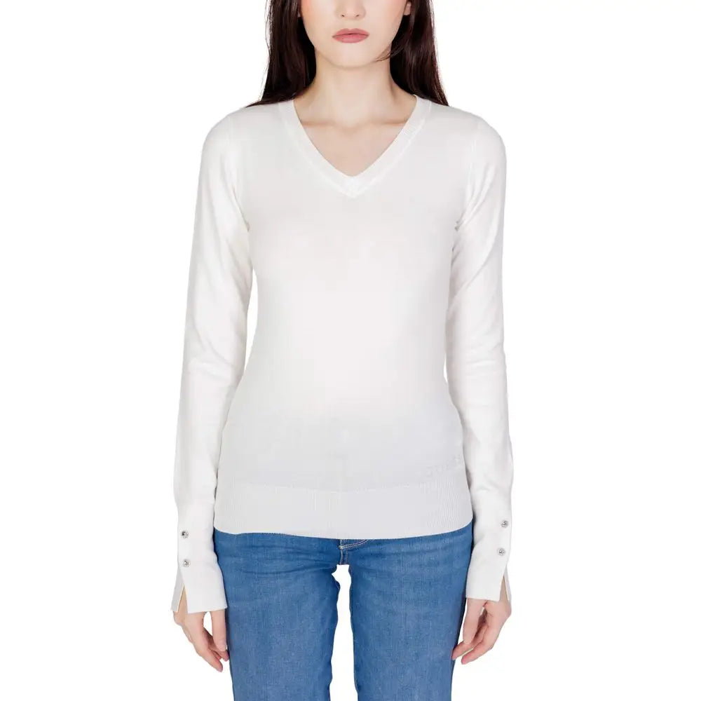Pull blanc guess en coton à col en v manches longues avec poignets côtelés subtils et détails à boutons