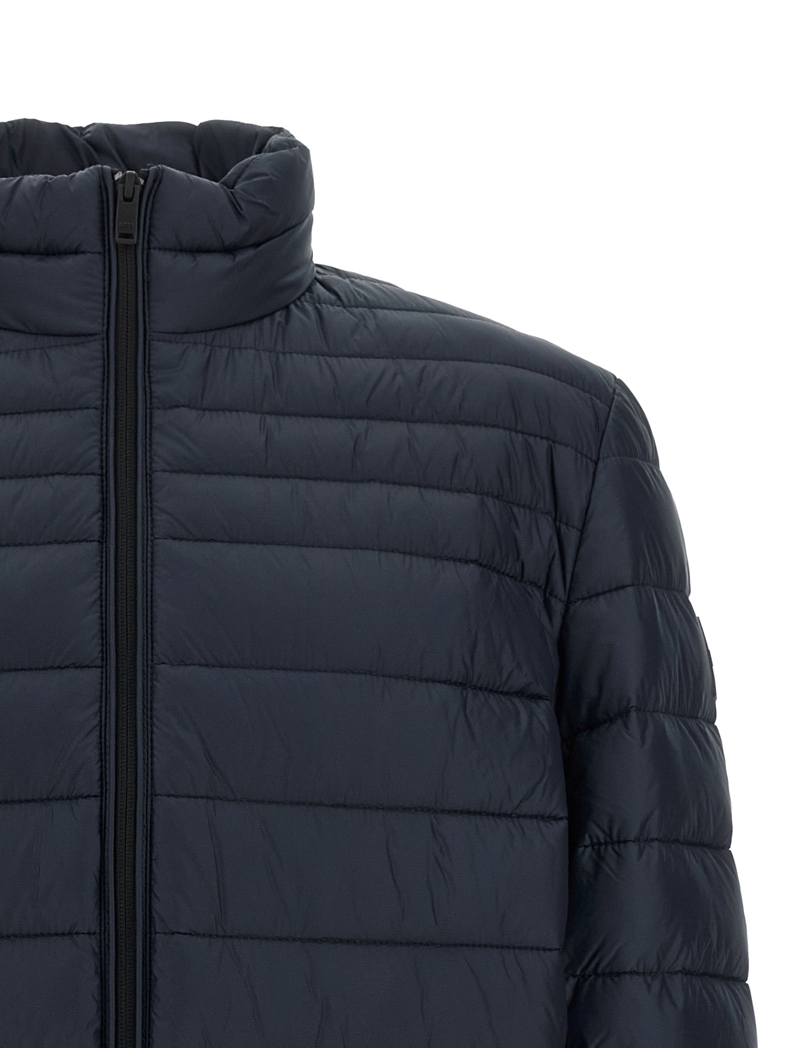 Veste longue en polyamide bleue de Hugo Boss, style moderne et élégante, visible sur cette image.