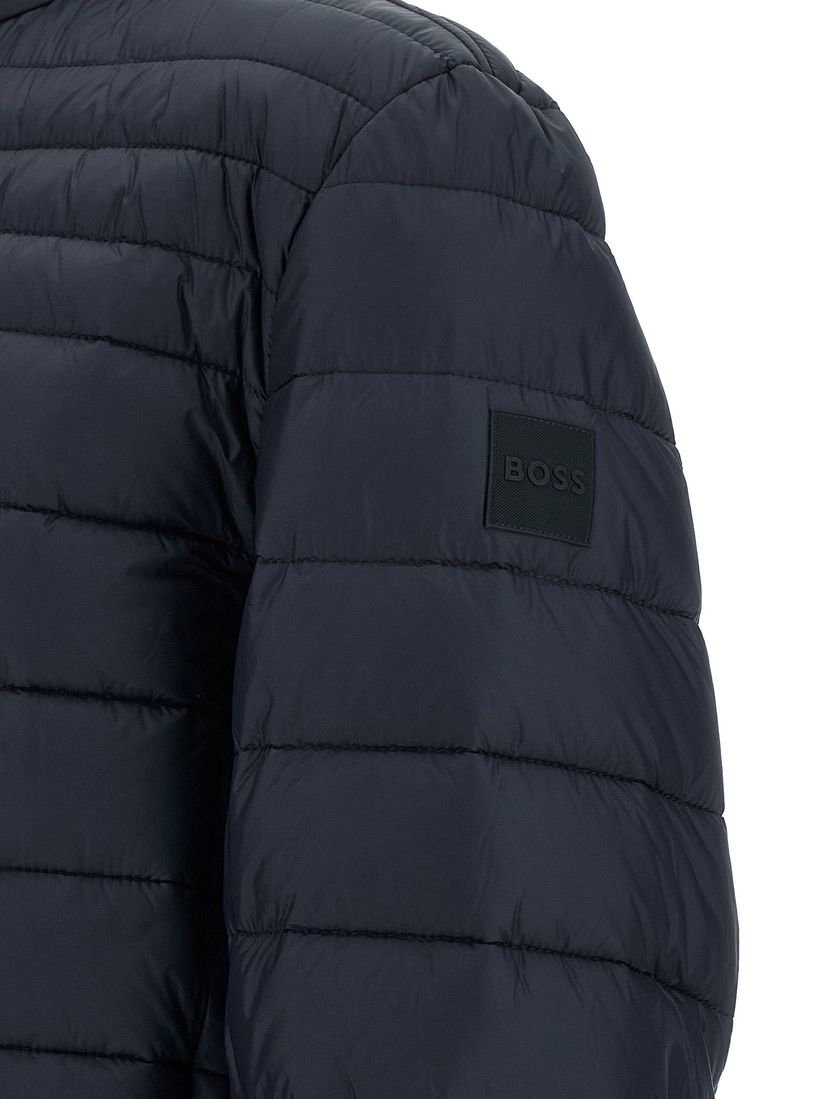 Veste longue en polyamide bleue de Hugo Boss, coupe élégante, avec fermeture éclair et col montant, vue de face.