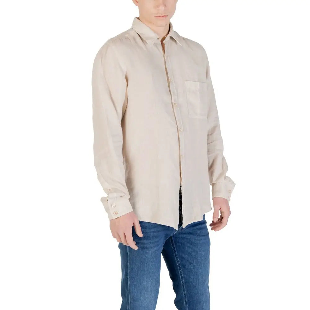 Chemise beige en lin hugo boss avec poche poitrine et manches retroussées style boutonné
