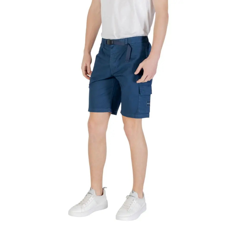Short cargo bleu marine hugo boss en coton avec plusieurs poches et ceinture noire pour un style bermuda