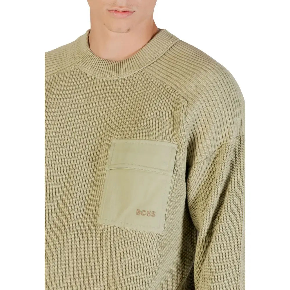 Pull en coton vert olive hugo boss avec poche à patch assortie et logo boss brodé en fil doré