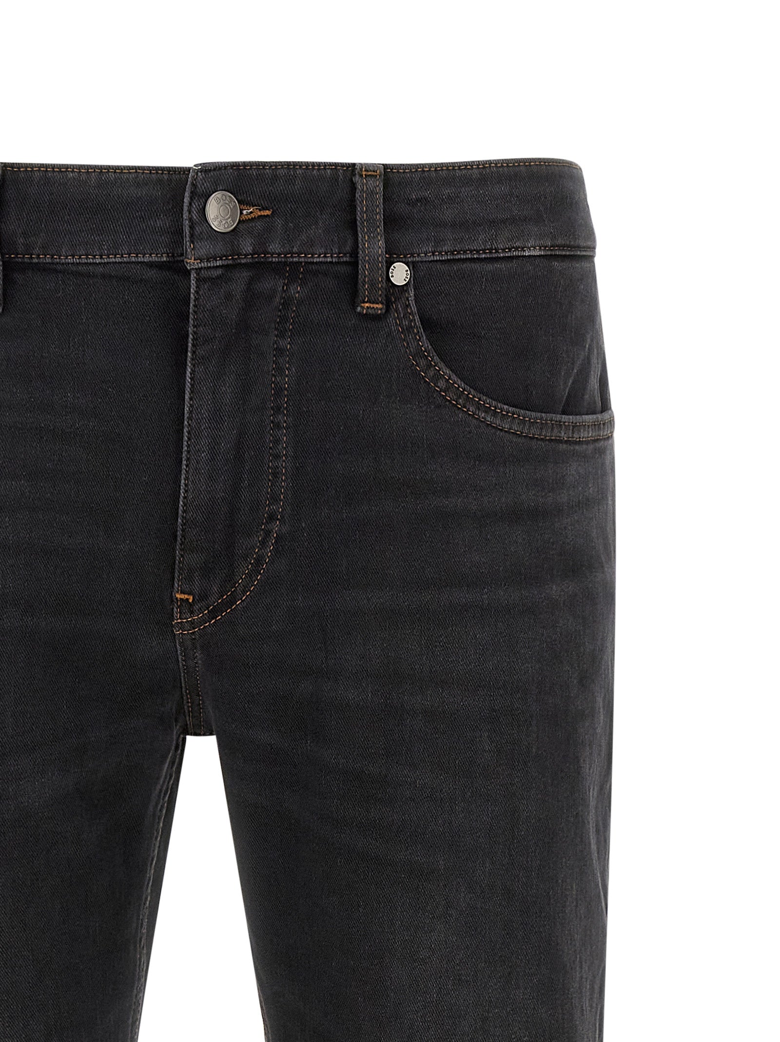 Jeans droits en coton noir de Hugo Boss, style classique, visibles avec fermeture éclair et poches avant.