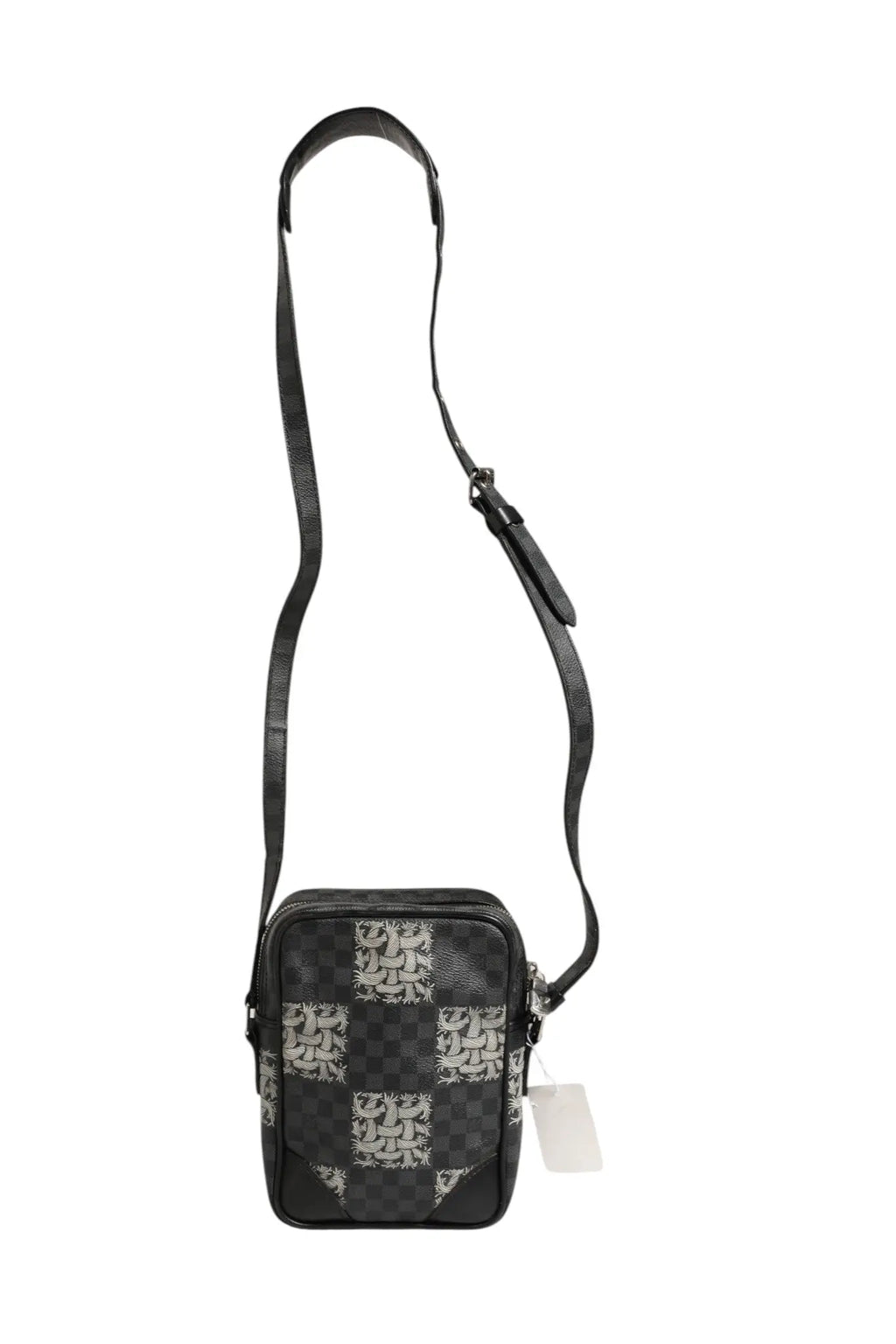Sac bandoulière louis vuitton noir damier graphite toile avec design patchwork monogramme et motifs à carreaux