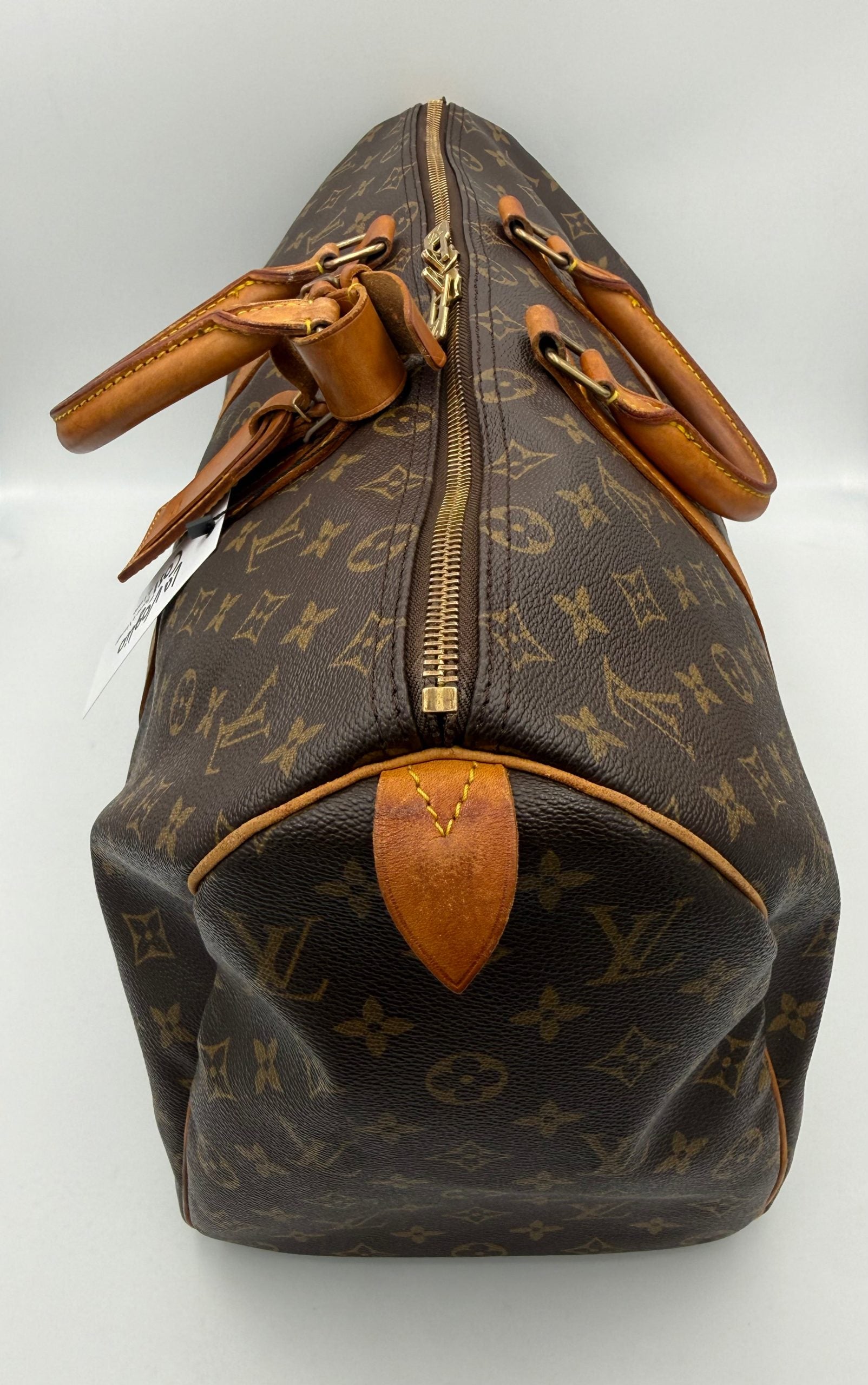 Sac à main Louis Vuitton Keepall 45 Monogramme, sac de voyage spacieux avec motif emblématique Louis Vuitton.