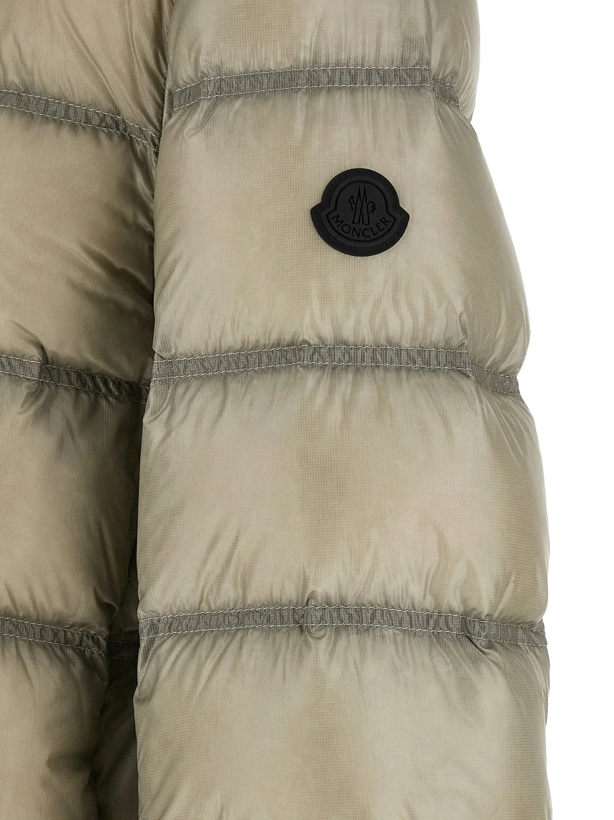 Veste beige moncler en polyamide avec panneaux matelassés et logo noir moncler sur le devant