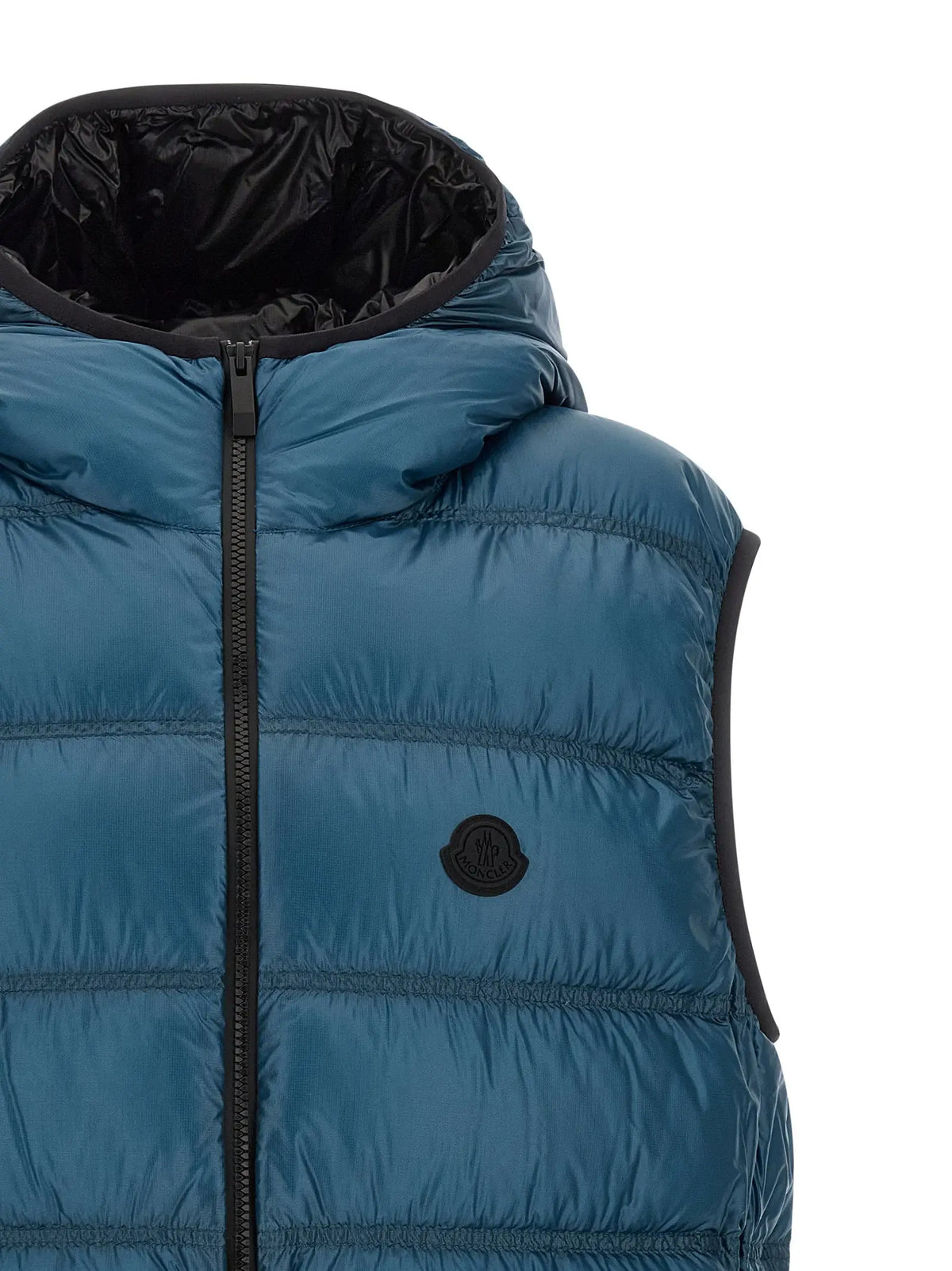 Moncler veste longue bleu en polyamide avec fermeture éclair noire et capuche doublée et patch logo circulaire poitrine