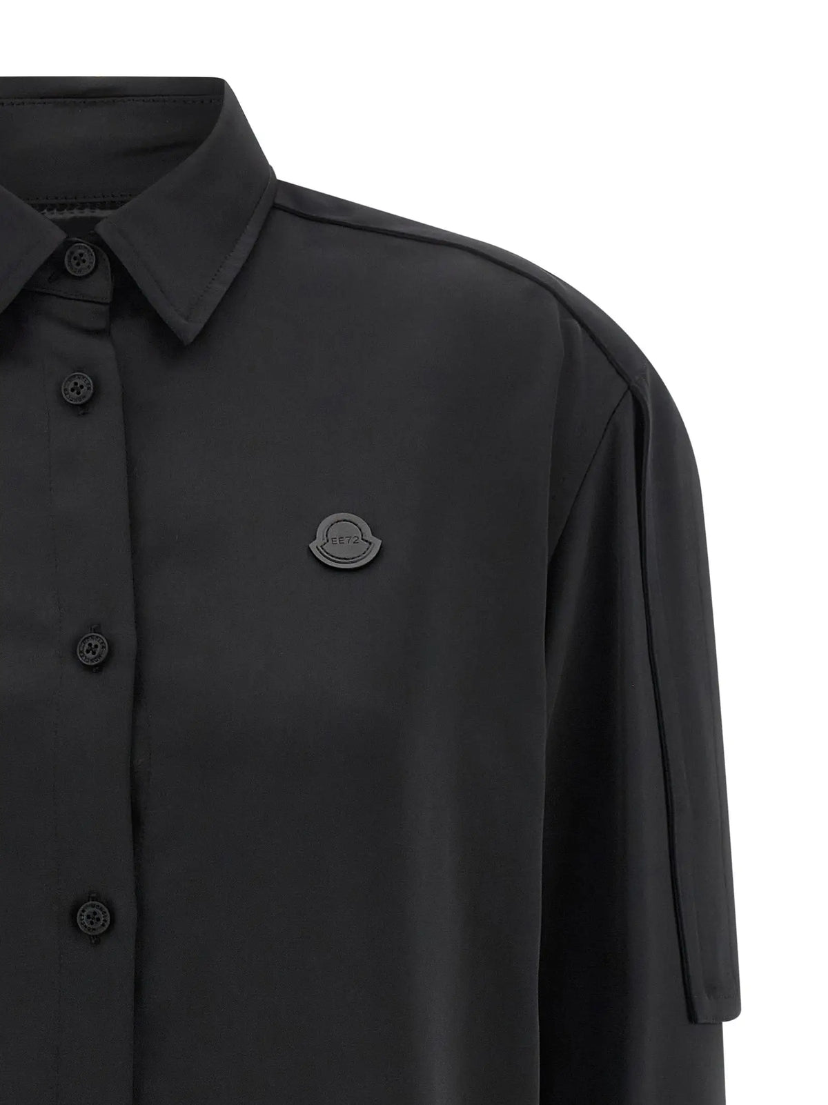 Chemise noire moncler genius en polyester avec boutons et patch logo subtil sur la poitrine