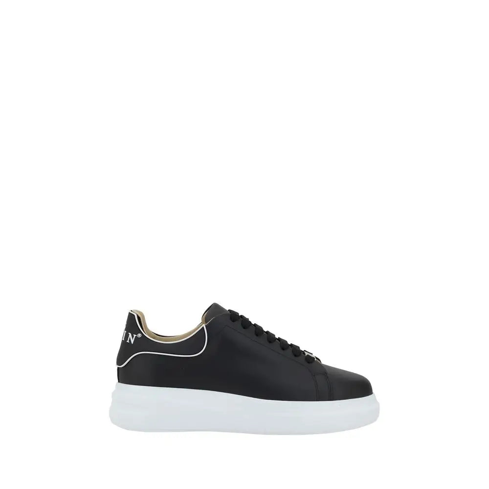 Philipp plein basket basse noire en cuir de veau avec semelle blanche en caoutchouc et couture blanche au talon vue arrière