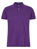 Polo ralph lauren polo en coton violet avec logo vert brodé sur la poitrine et étiquette de marque assortie au col