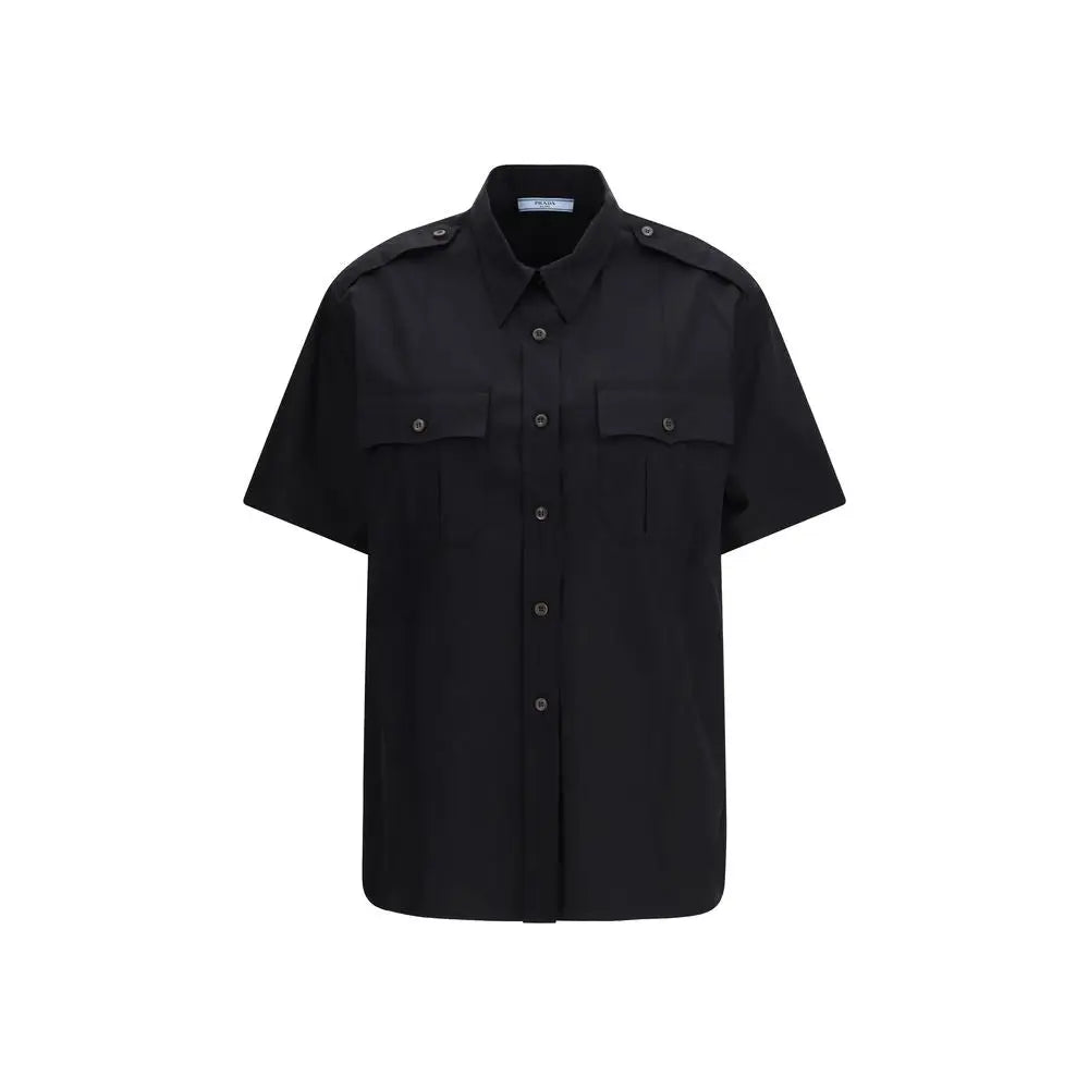 Chemise noire courte en coton prada avec boutons, deux poches poitrine et épaulettes