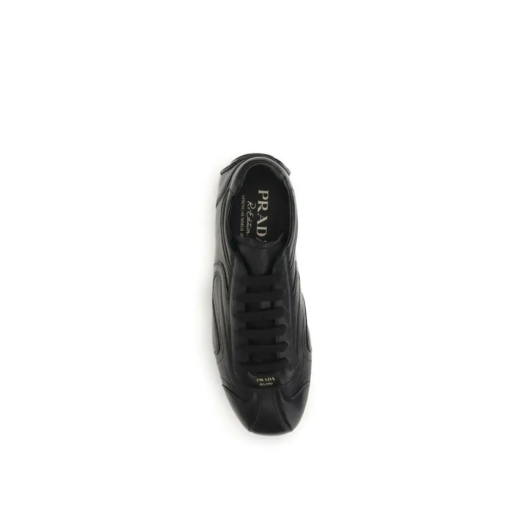 Baskets prada black lamb ovis aries noires en cuir lisse avec détails subtils de marque