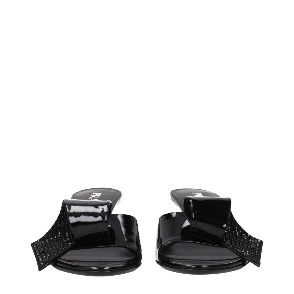 Sandales noires en cuir prada en cuir verni avec bride texturée et ornée