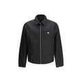 Veste homme prada noire en polyamide recyclé avec design minimaliste et logo triangulaire subtil sur la poitrine