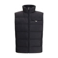 Black puffer vest prada en polyamide recyclé avec col montant fermeture éclair et logo triangulaire sur la poitrine