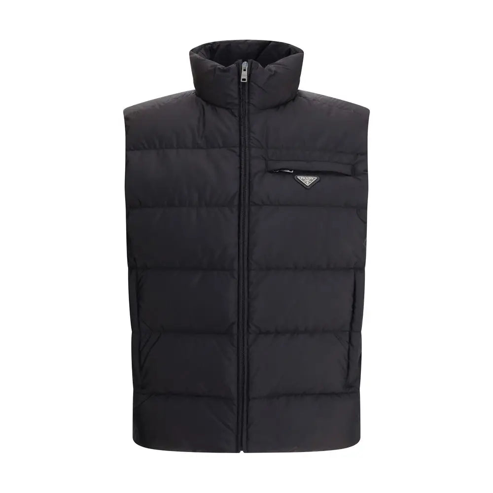 Black puffer vest prada en polyamide recyclé avec col montant fermeture éclair et logo triangulaire sur la poitrine