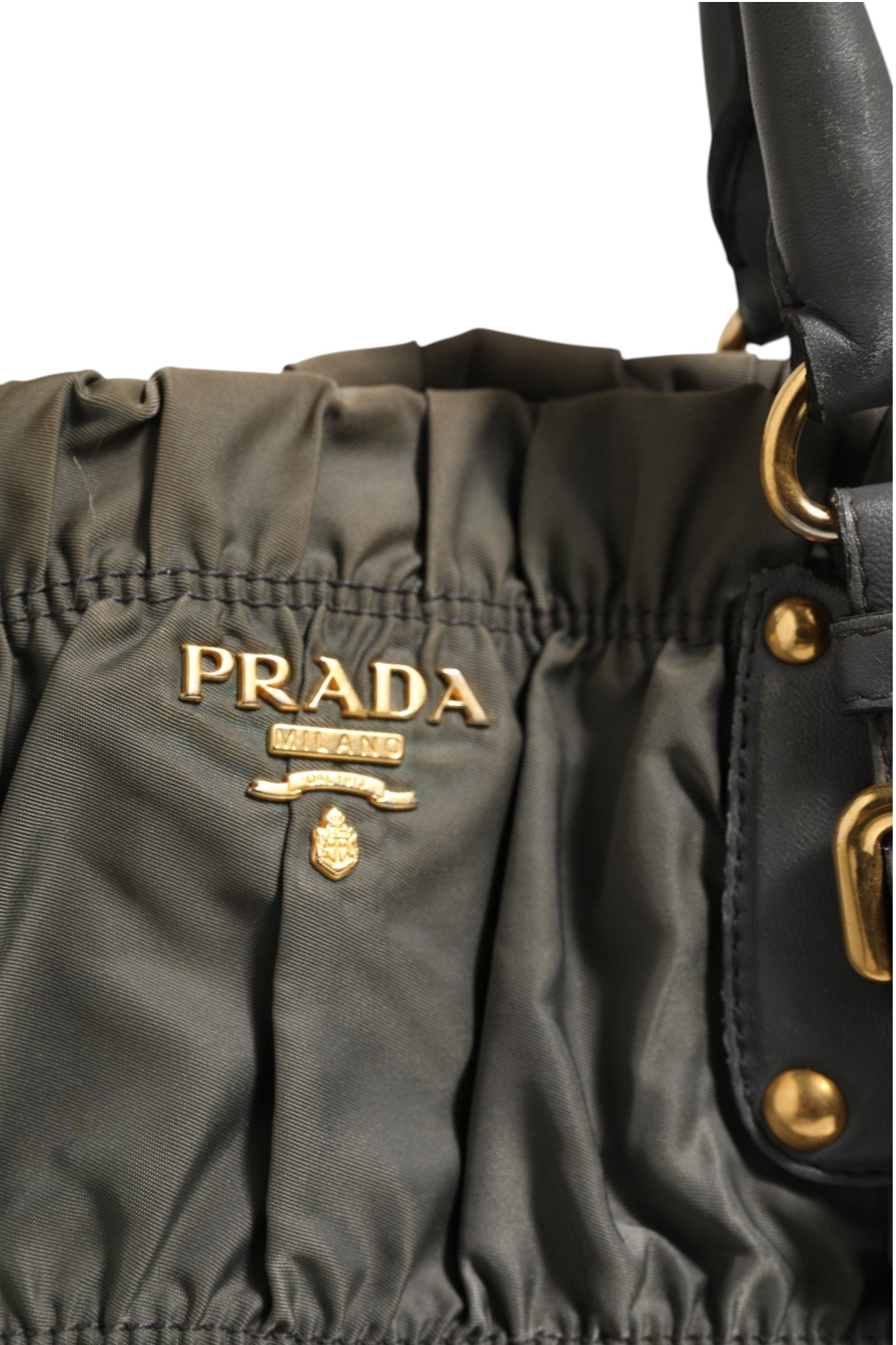 Sac tote Prada Tessuto Nylon Gaufre avec poignées en nylon, design élégant et pratique, en tissu nylon gaufré.