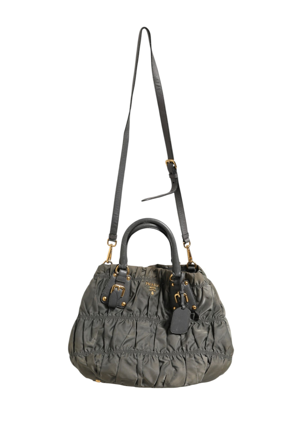 Sac Prada Tessuto Nylon Gaufre, grand sac fourre-tout en nylon tissé avec poignées solides et logo Prada visible.