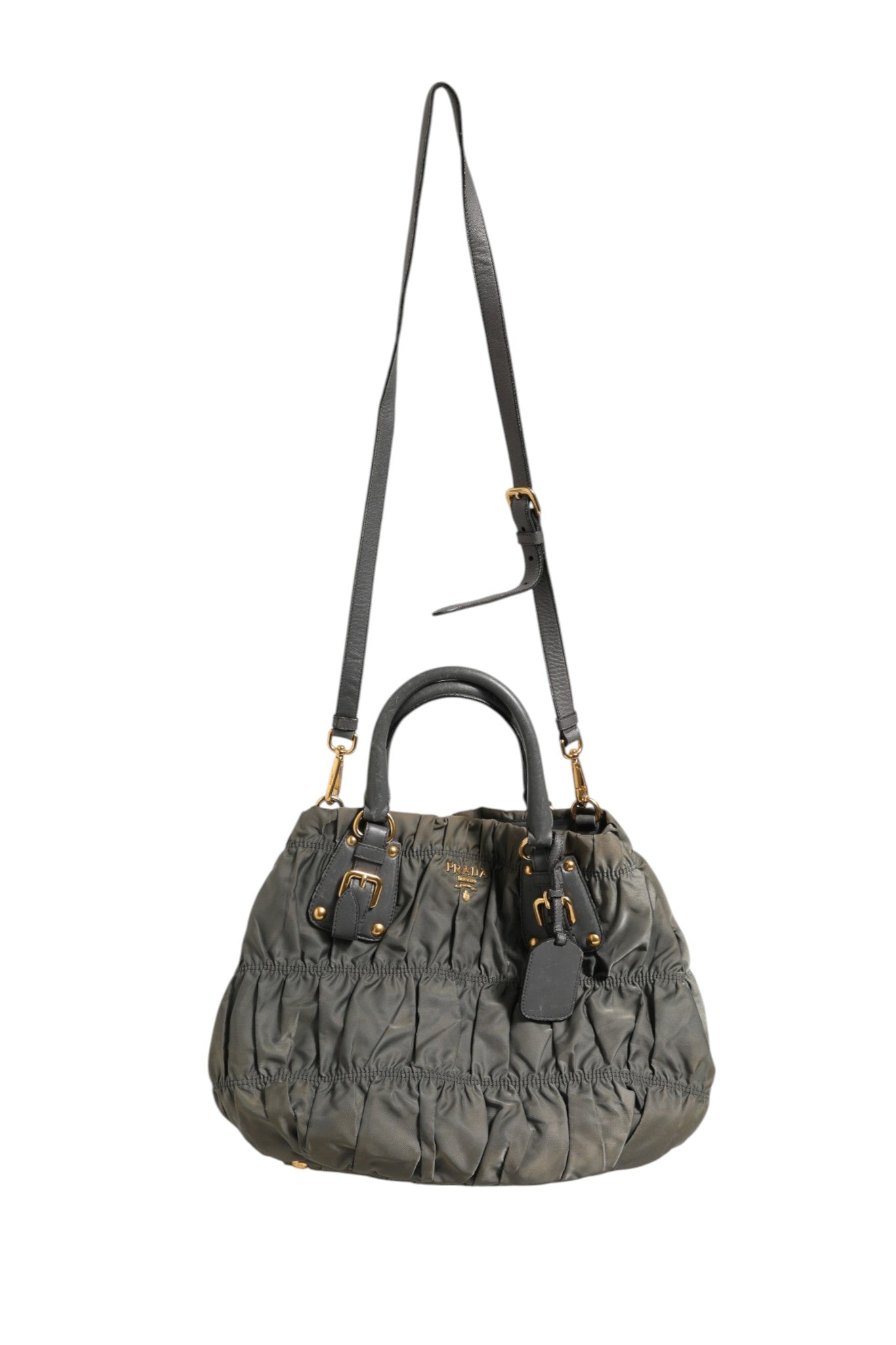 Sac Prada Tessuto Nylon Gaufre, grand sac fourre-tout en nylon tissé avec poignées solides et logo Prada visible.