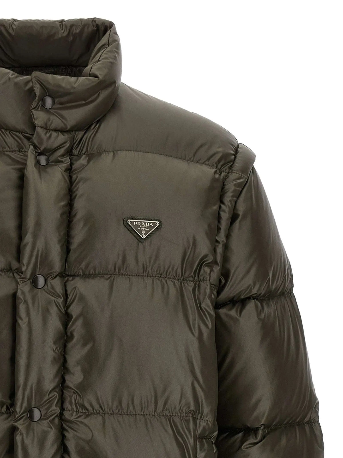 Veste longue prada grise en polyamide recyclé avec matelassage olive vert et boutons noirs