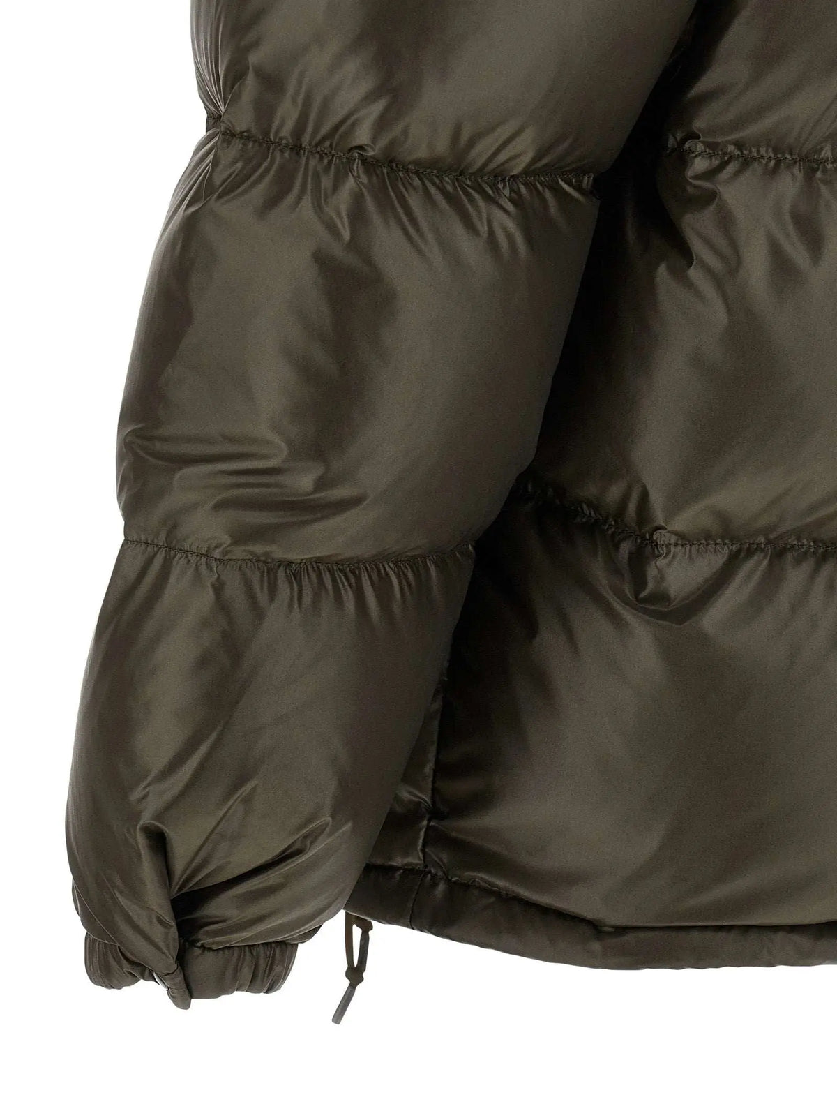 Veste longue prada grise en polyamide recyclé avec matelassage et poignets élastiqués en vert olive foncé