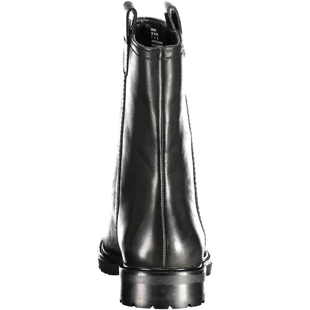 Vue arrière de la botte cheville femme ralph lauren en cuir noir avec semelle épaisse et languettes au dos