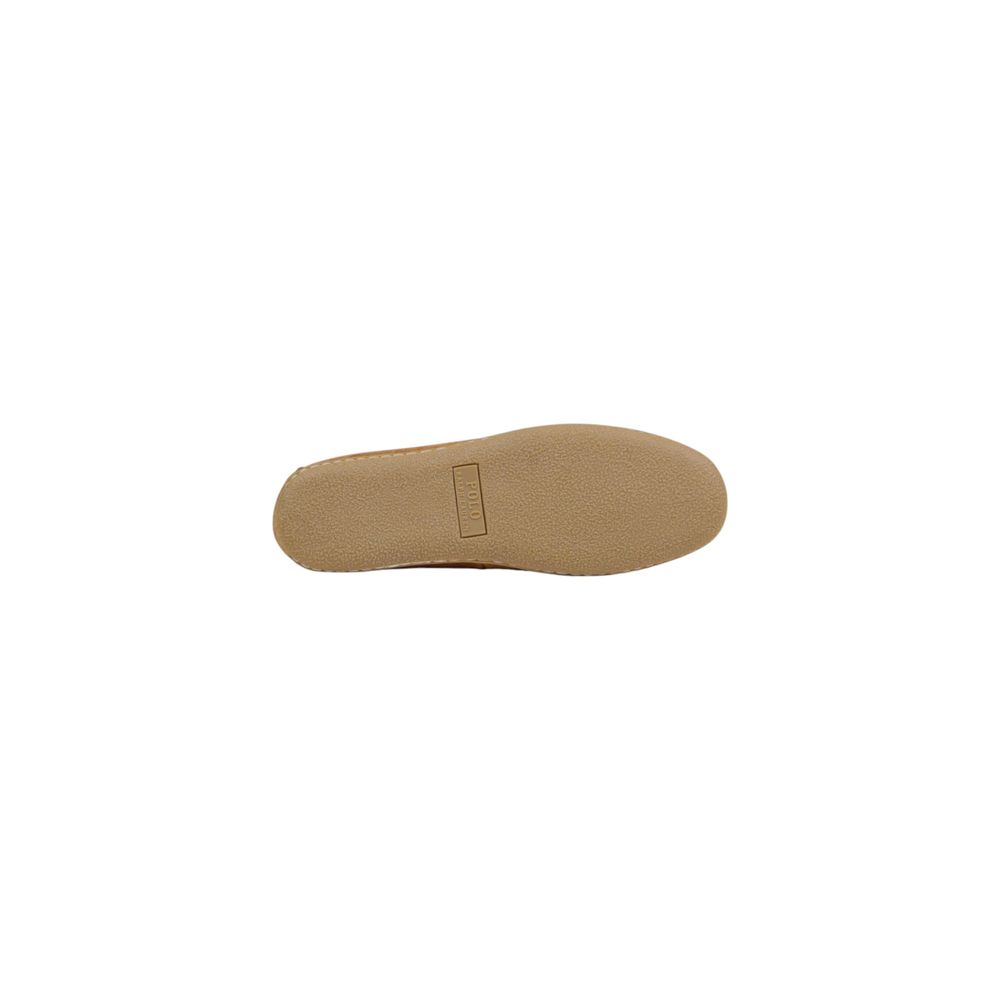 Pantoufles en daim marron Ralph Lauren, élégantes et confortables, en cuir souple pour un style sophistiqué.