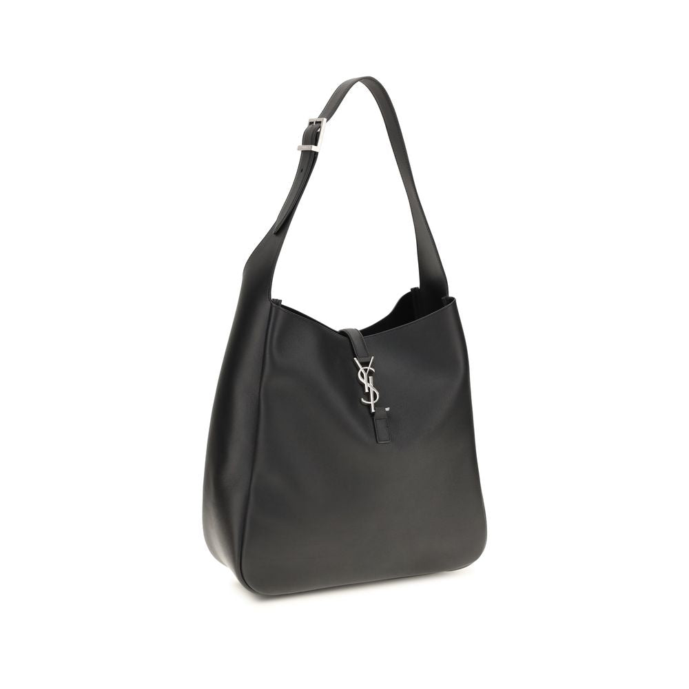 Sac à épaule Saint Laurent Bos Taurus en cuir de veau noir, élégant et sophistiqué, avec détails en métal brillant.