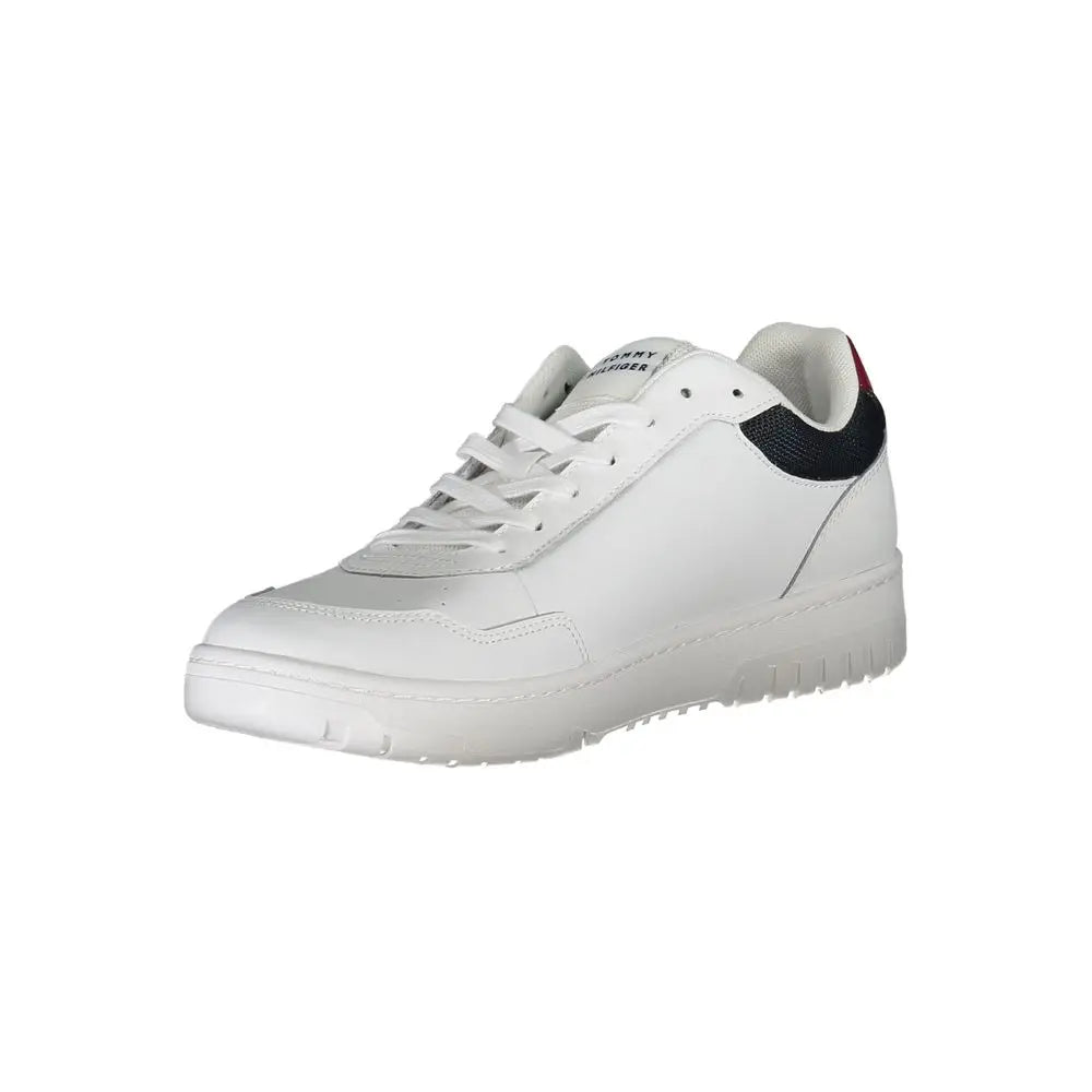 Sneaker homme en cuir blanc tommy hilfiger bianco avec accents noirs et rouges sur la languette au talon arrière
