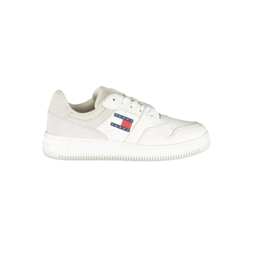 Baskets femme tommy hilfiger bianco en cuir blanc avec design classique bas et logo drapeau signature sur le côté