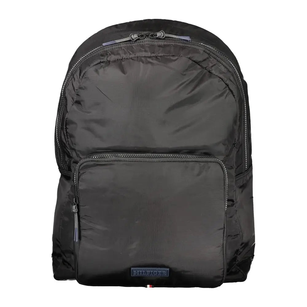 Sac à dos homme tommy hilfiger noir en nylon résistant à l’eau avec un design épuré et logo subtil devant