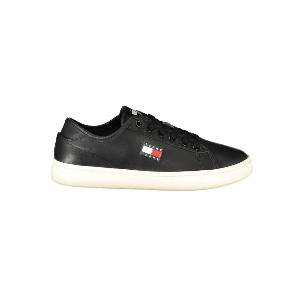 Baskets basses pour femme tommy hilfiger en polyuréthane noir avec semelle en caoutchouc blanc et logo drapeau