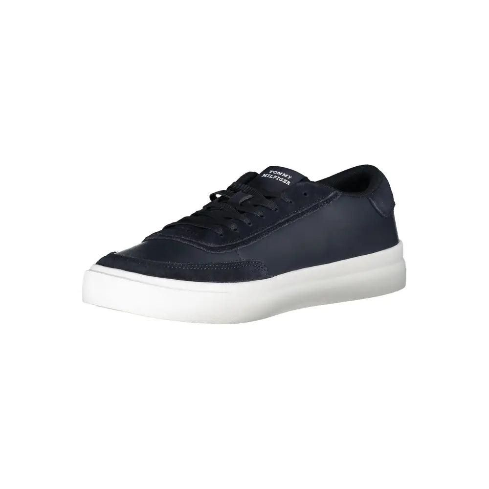 Baskets basses tommy hilfiger bleu marine en cuir homme avec semelle blanche en caoutchouc et lacets noirs