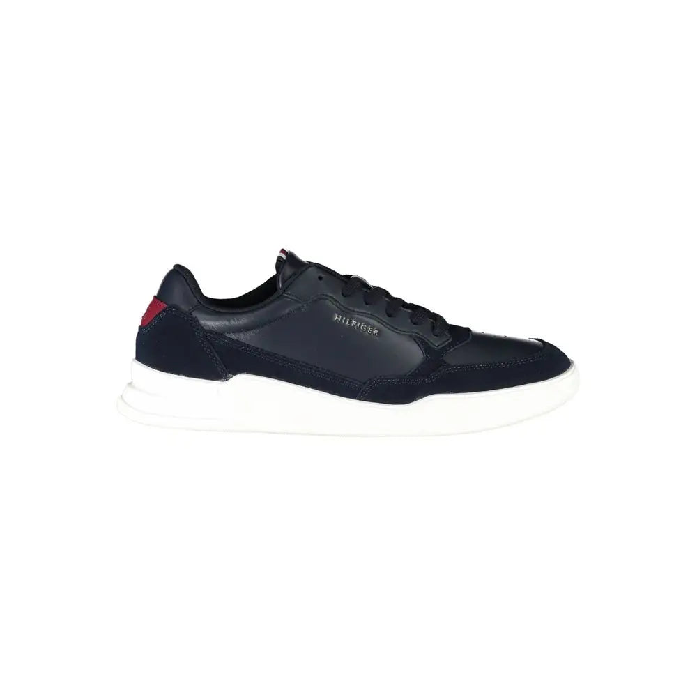 Sneaker tommy hilfiger homme bleu en cuir avec accents en daim bleu marine et semelle en caoutchouc blanche