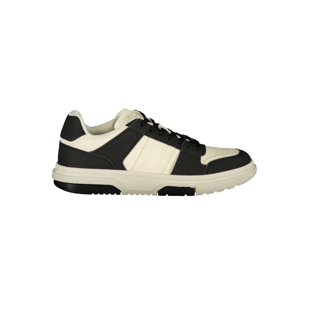 Chaussure sneaker noire pour homme Tommy Hilfiger en polyester, vue de face avec détails de la semelle et du design.