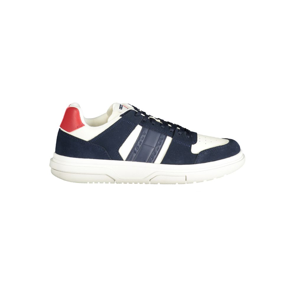 Sneaker en cuir bleu pour homme de Tommy Hilfiger, style décontracté avec semelle blanche et détails de la marque.