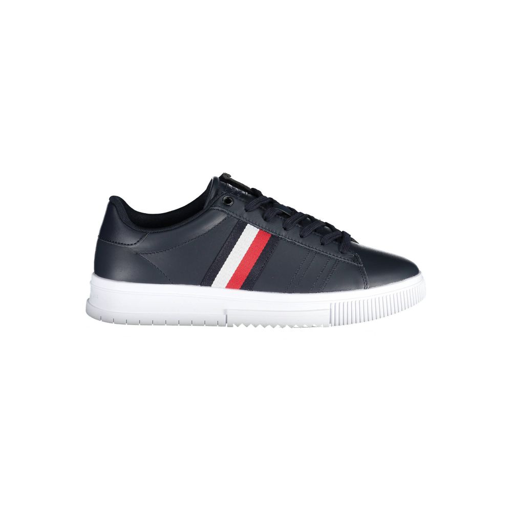 Chaussure sneaker en cuir bleu pour homme de la marque Tommy Hilfiger, vue de face.