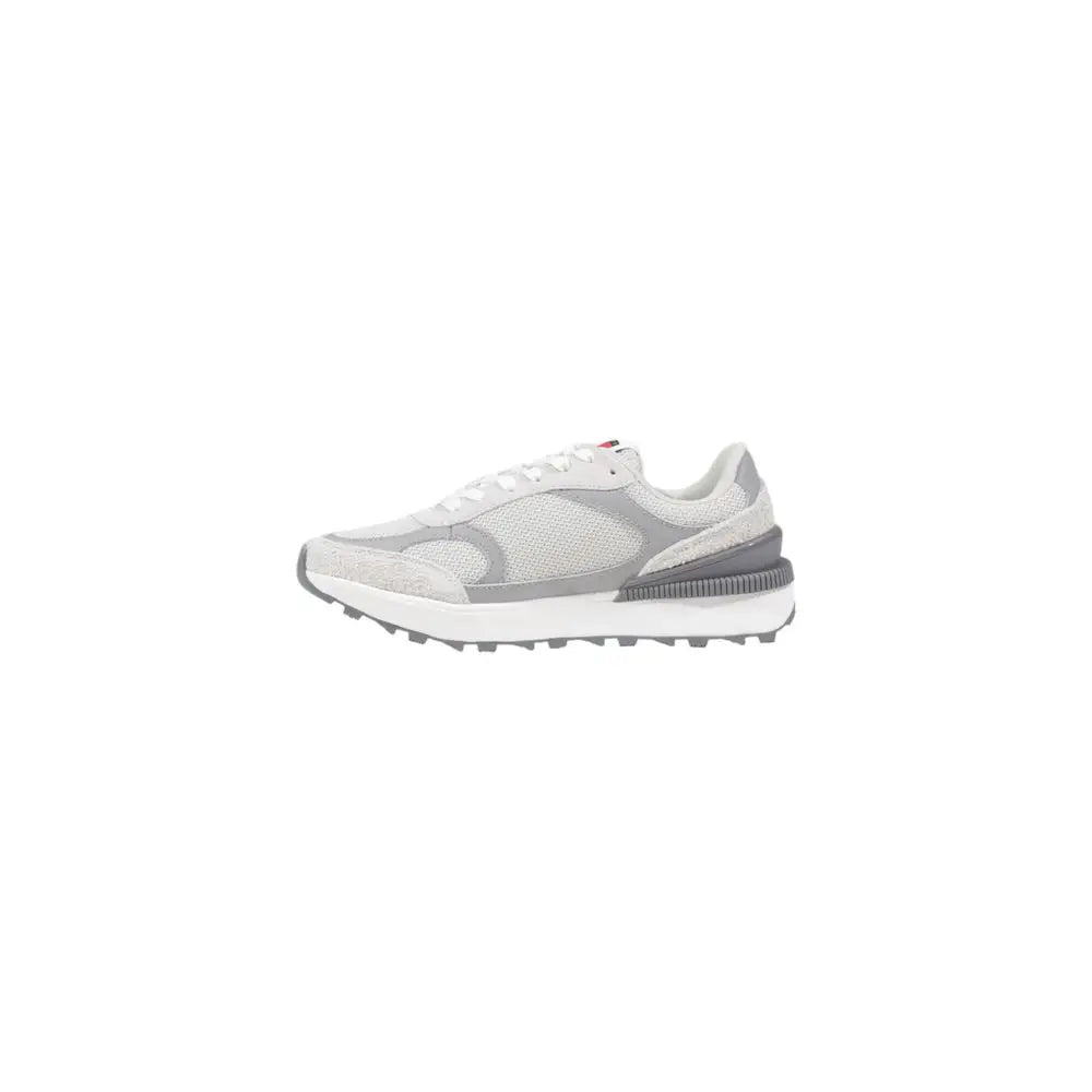 Sneakers athlétiques tommy hilfiger jeans en cuir suédé gris avec mesh blanc et semelle en caoutchouc texturée