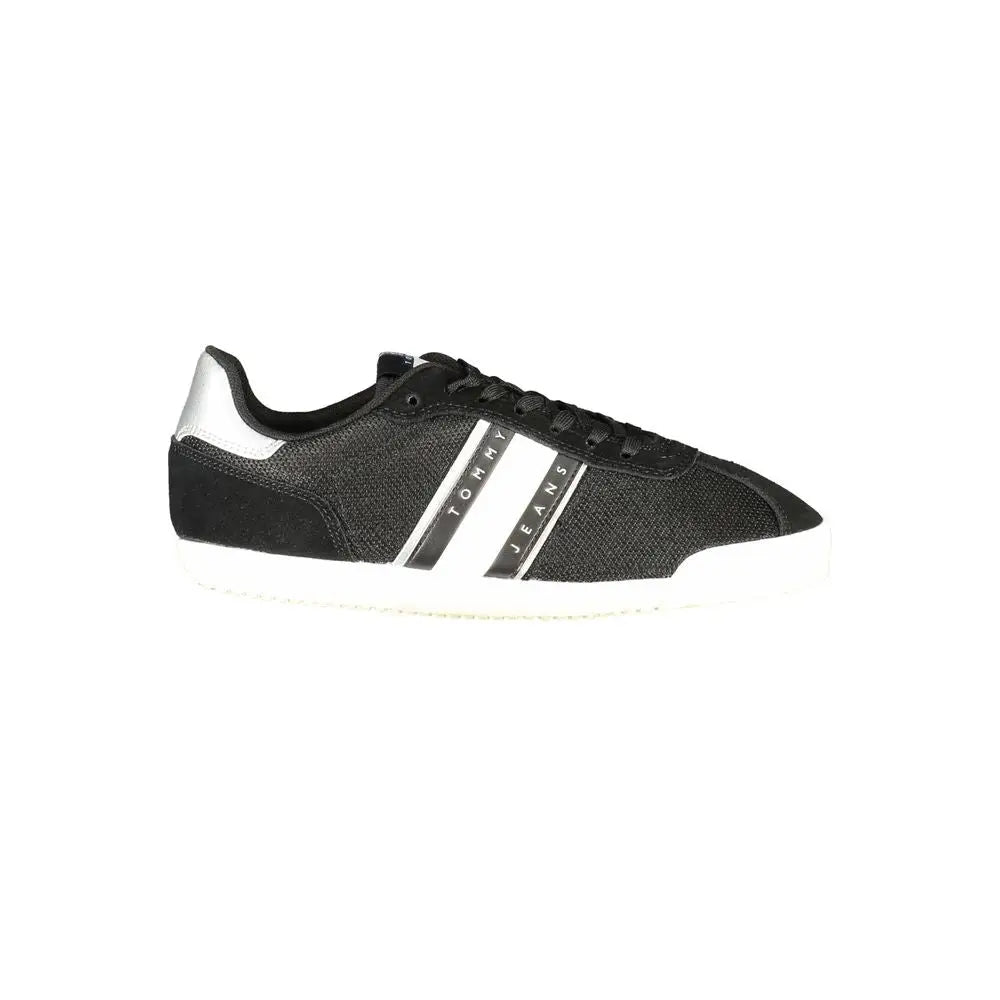 Basket femme tommy hilfiger nero en polyester noire avec rayures blanches et talon argenté visible de dos