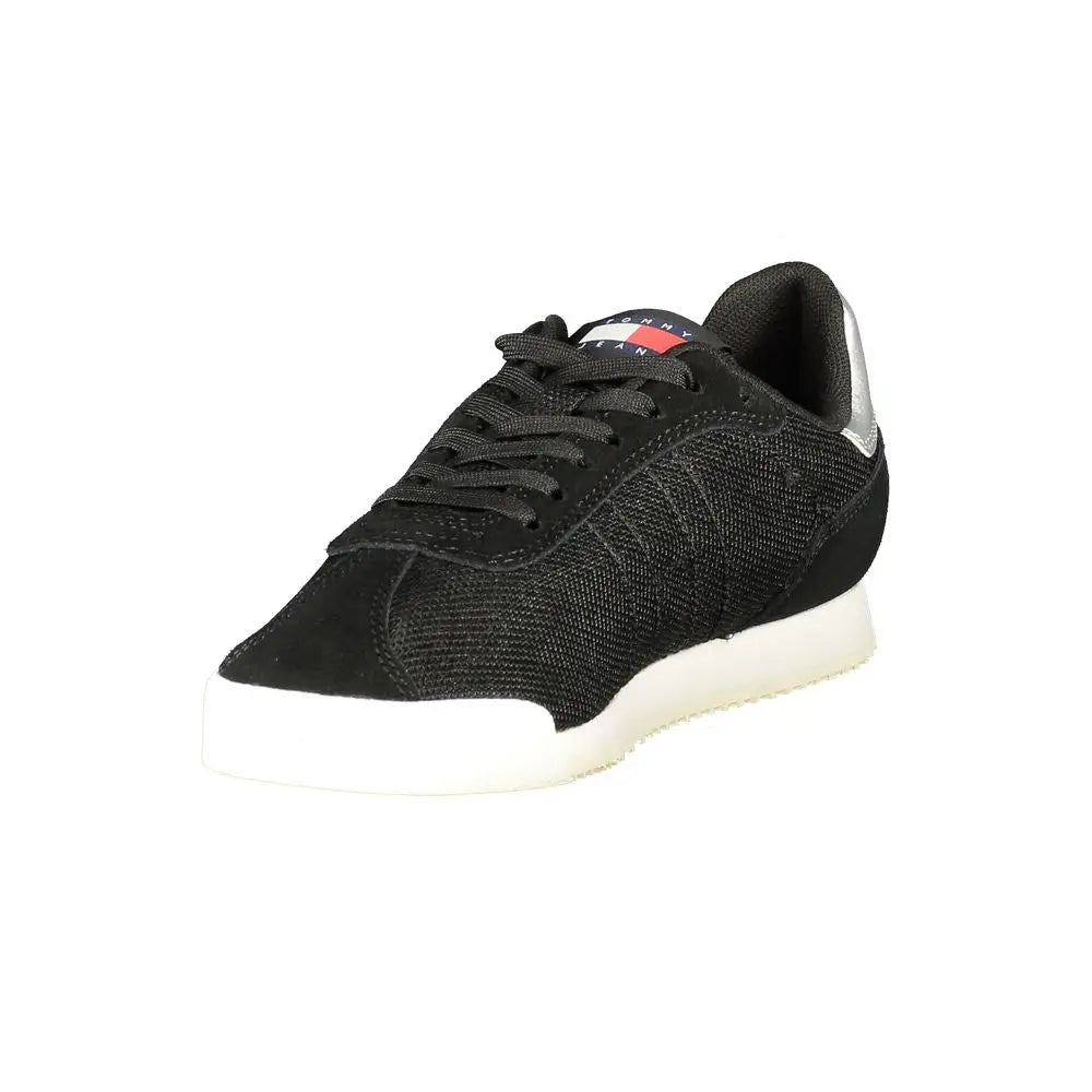 Sneaker tommy hilfiger nero en polyester noir avec dessus texturé, semelle en caoutchouc blanche et languette argentée arrière