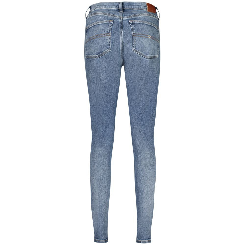 Jeans pour femmes en coton bleu de Tommy Hilfiger, coupe classique, visibles en détail sur l'image.