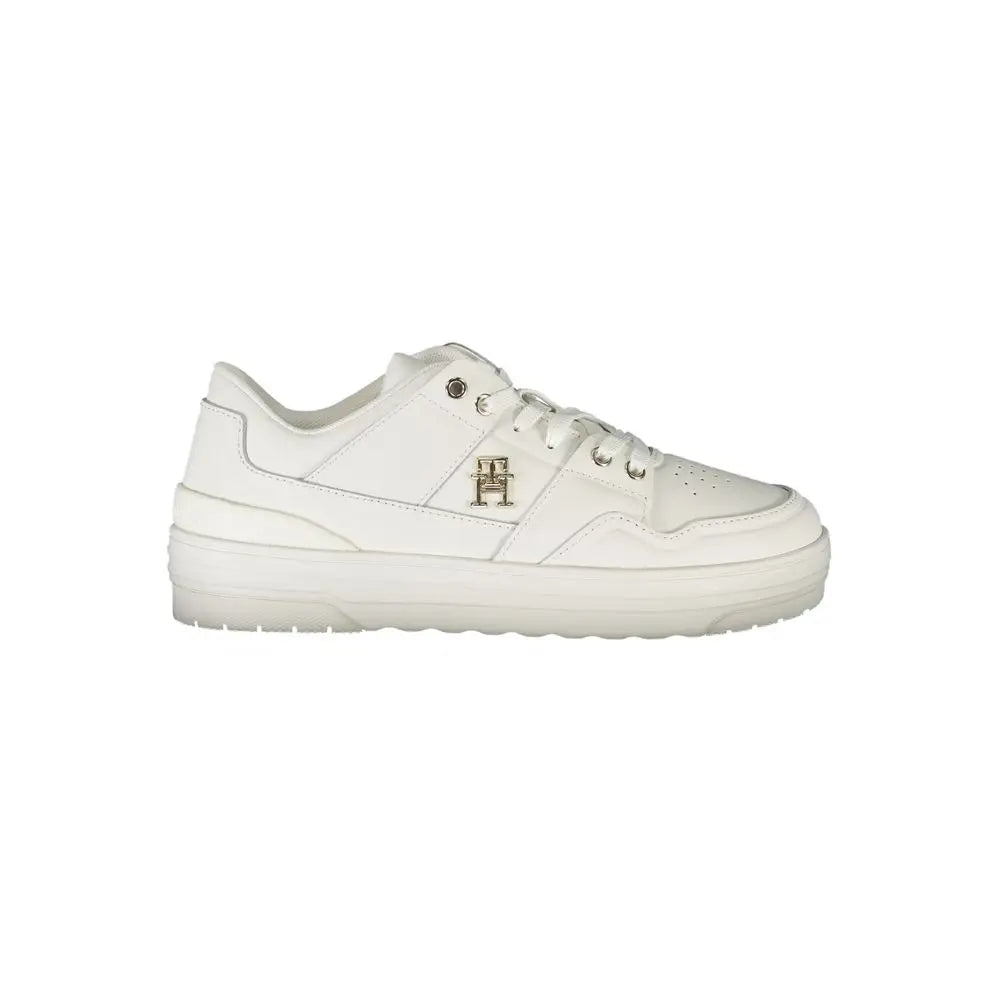 Baskets femmes tommy hilfiger en cuir blanc avec logo doré ton sur ton sur le côté