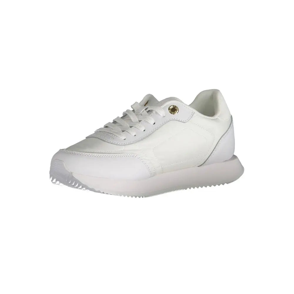 Tommy Hilfiger sneaker femme en cuir blanc avec œillets dorés et semelle épaisse en caoutchouc